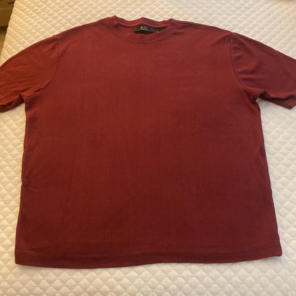 Ratio a Claiborne company pullover short sleeve L